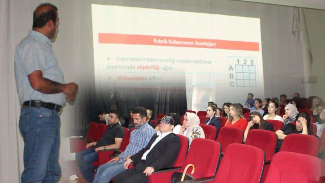 İlkokullarda Ölçme ve Değerlendirme Yöntemleri konulu bilgilendirme sunumu