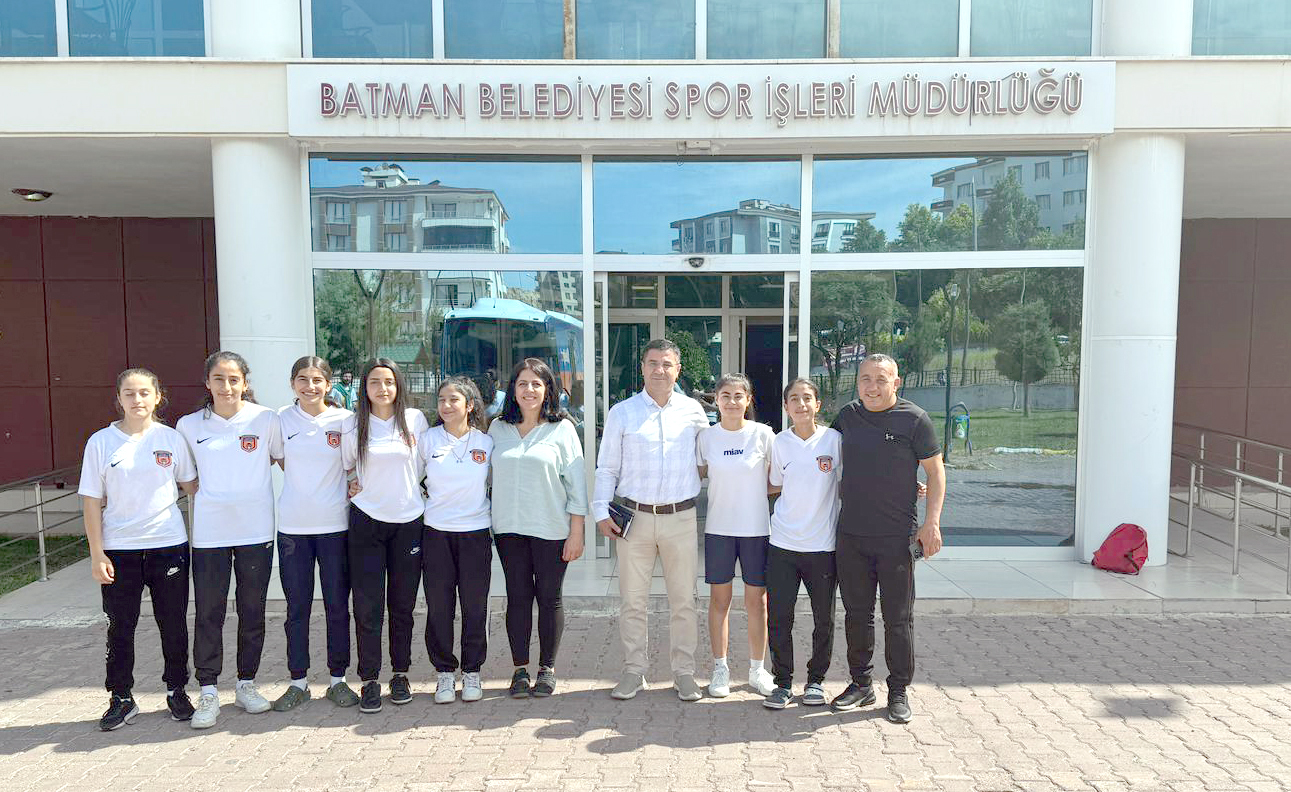 1955 Belediye Kadın Futbol takımında 7 oyuncu Milli Takım elemelerine çağırıldı