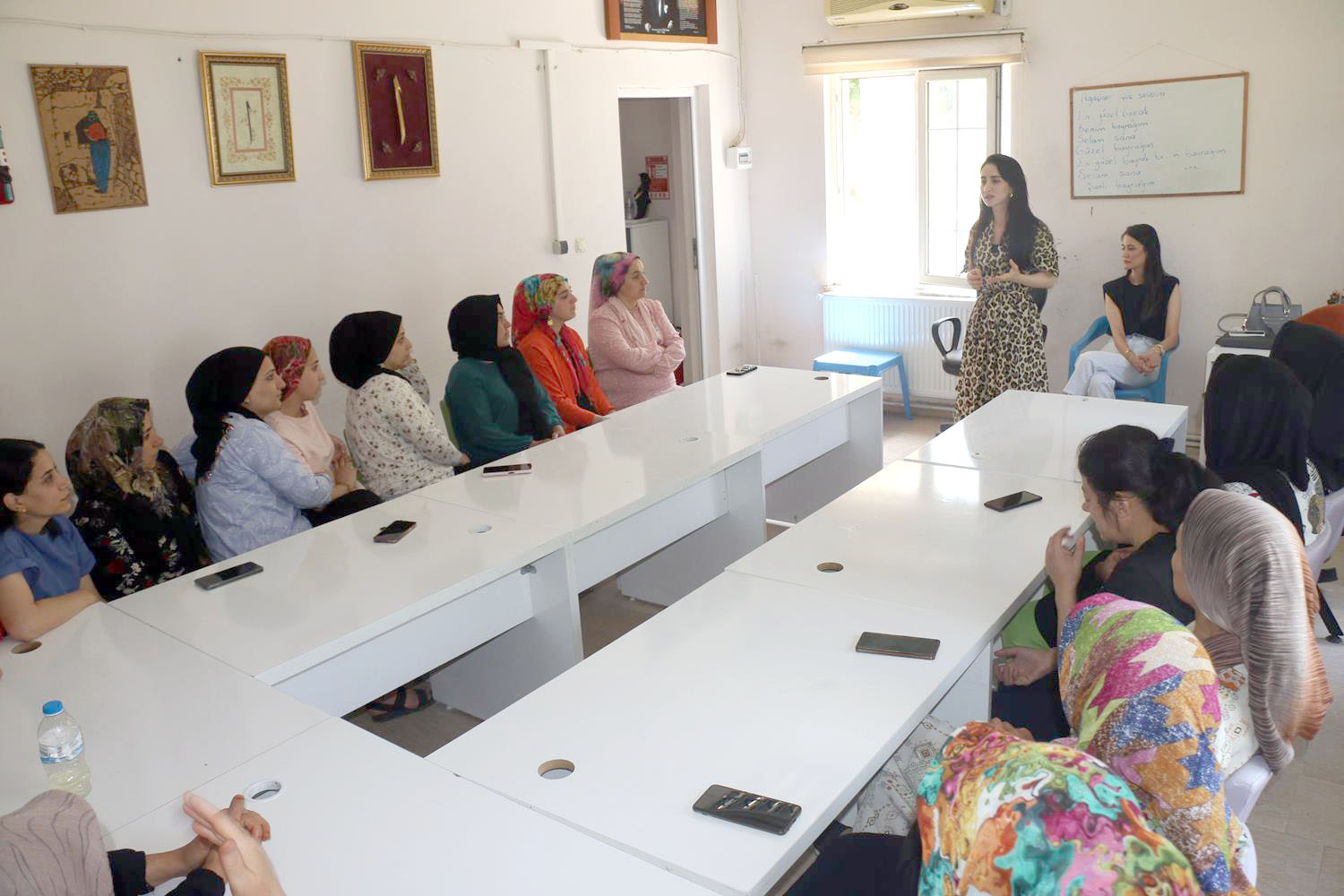 Kursiyerlere yönelik kadın hakları eğitim semineri düzenlendi