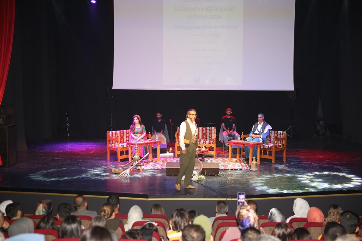 KÜRT DİL BAYRAMI MÜZİK PROGRAMIYLA KUTLANDI