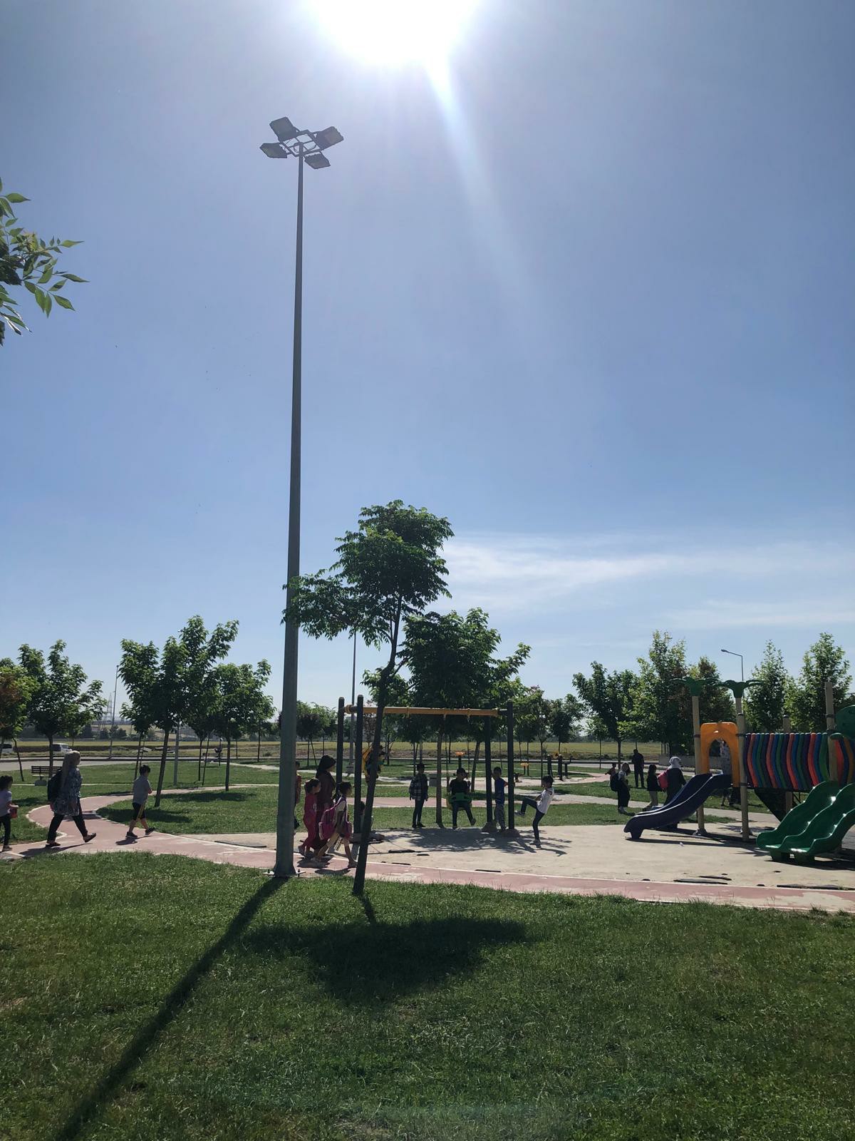 Parkların aydınlatma sorunu gideriliyor