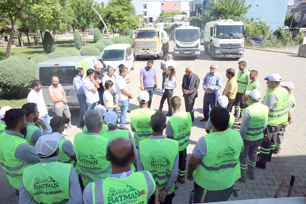 Temizlik personeline teşekkür etti