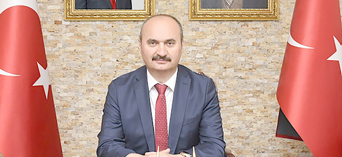 Vali Ekrem Canalp’ten Muhtarlar Günü mesajı