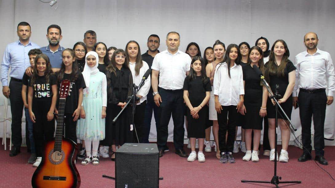 Ziya Gökalp Ortaokulunda Türk Halk Müziği ve Şiir Dinletisi