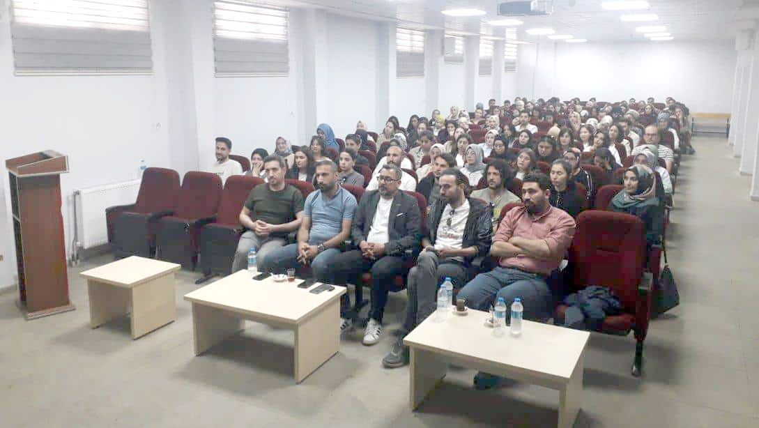 Aday Öğretmenlere ve öğrencilere konferans