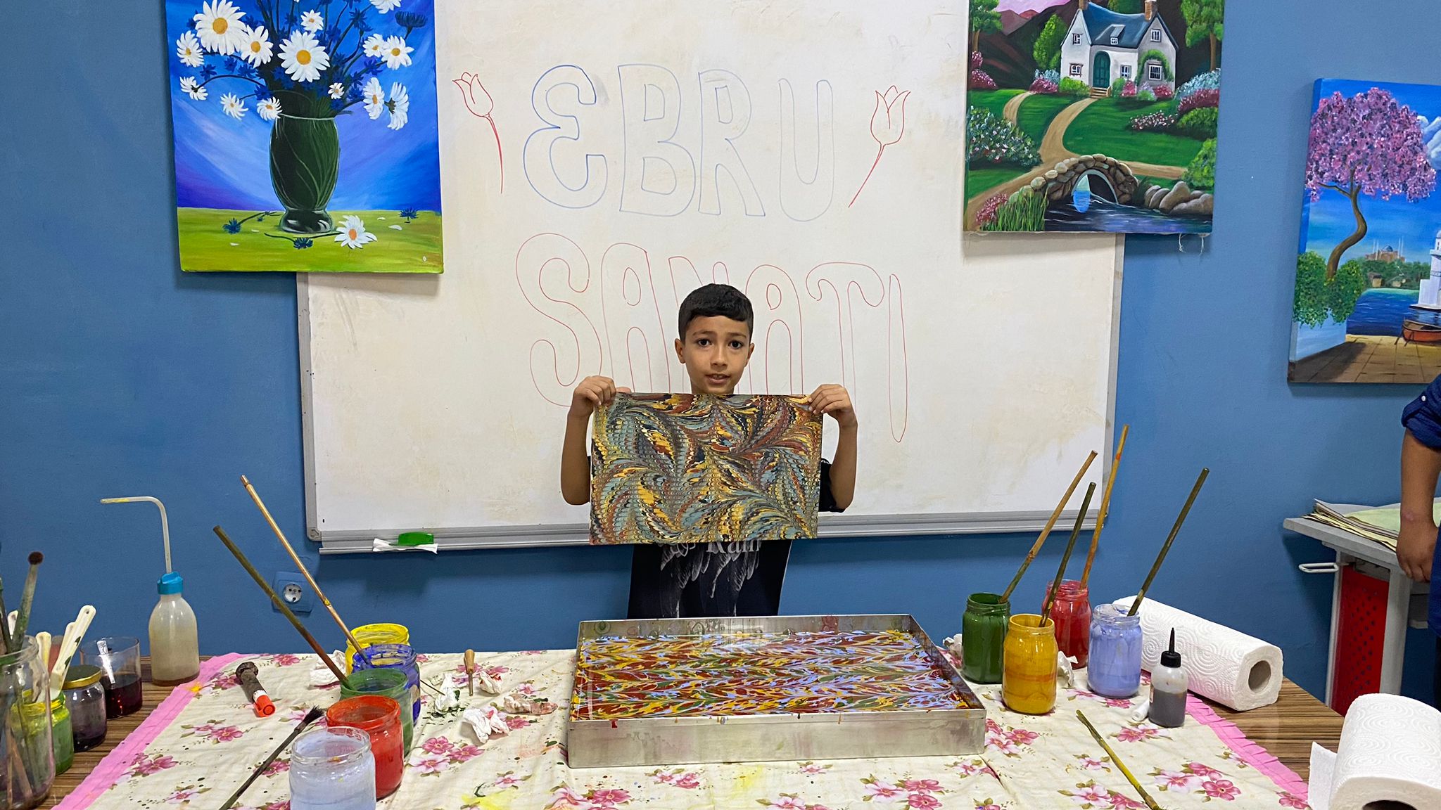 Minik Öğrenciler Ebru Sanatı ile tanıştı