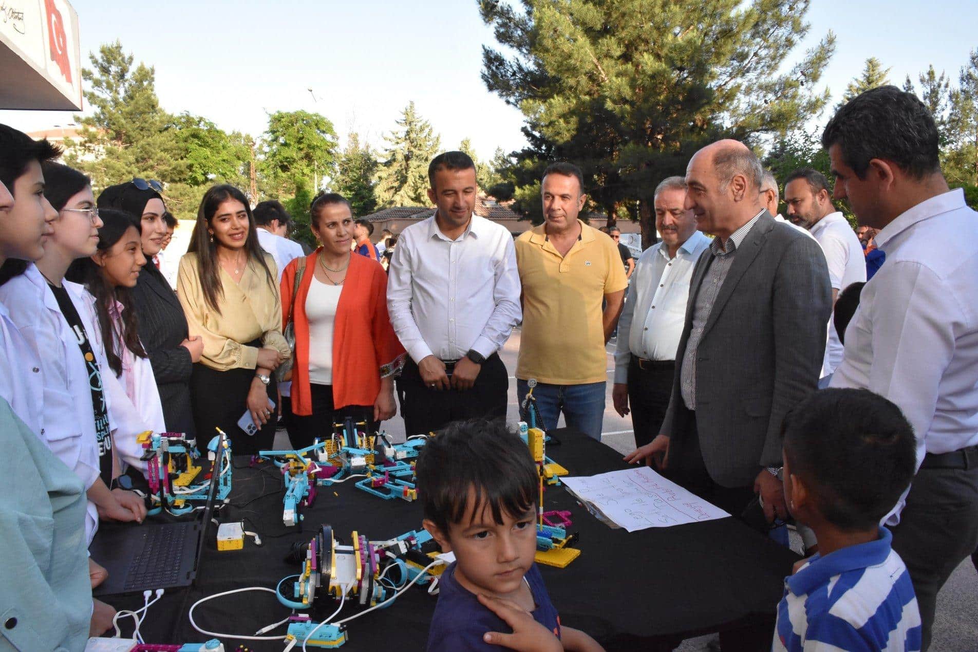 ‘Dene Yap’ atölyesi yılsonu sergisi gerçekleşti