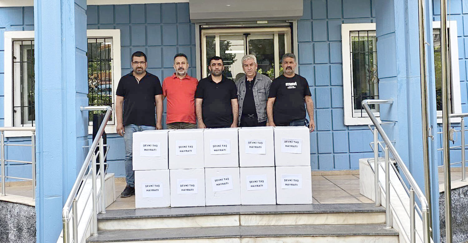 İhtiyaç sahibi ailelere gıda kolisi