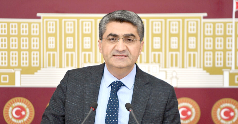 Ekmen’den Bakan Tekin’e çağrı: ‘İhtiyaç kadar öğretmen ataması yapın’