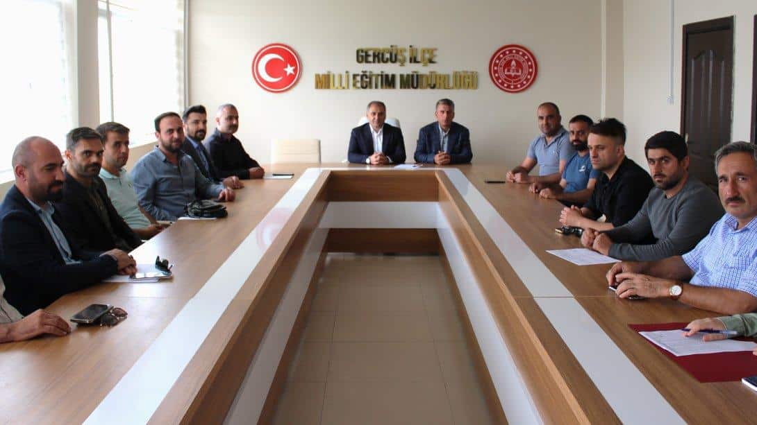 Gercüş’te Ortaokul ve İlkokul müdürleri ile toplantı yapıldı