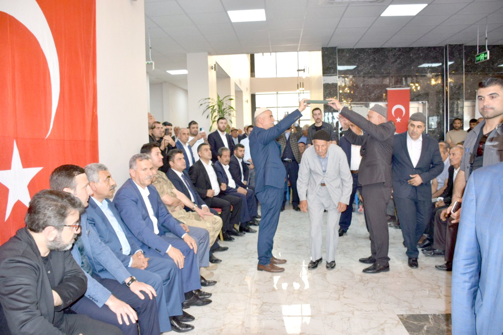 Husumetli aileler barıştırıldı