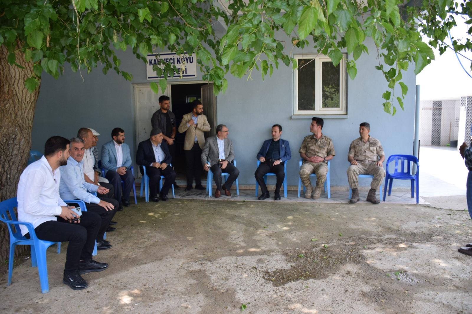 Kahveci köyünü ziyaret etti