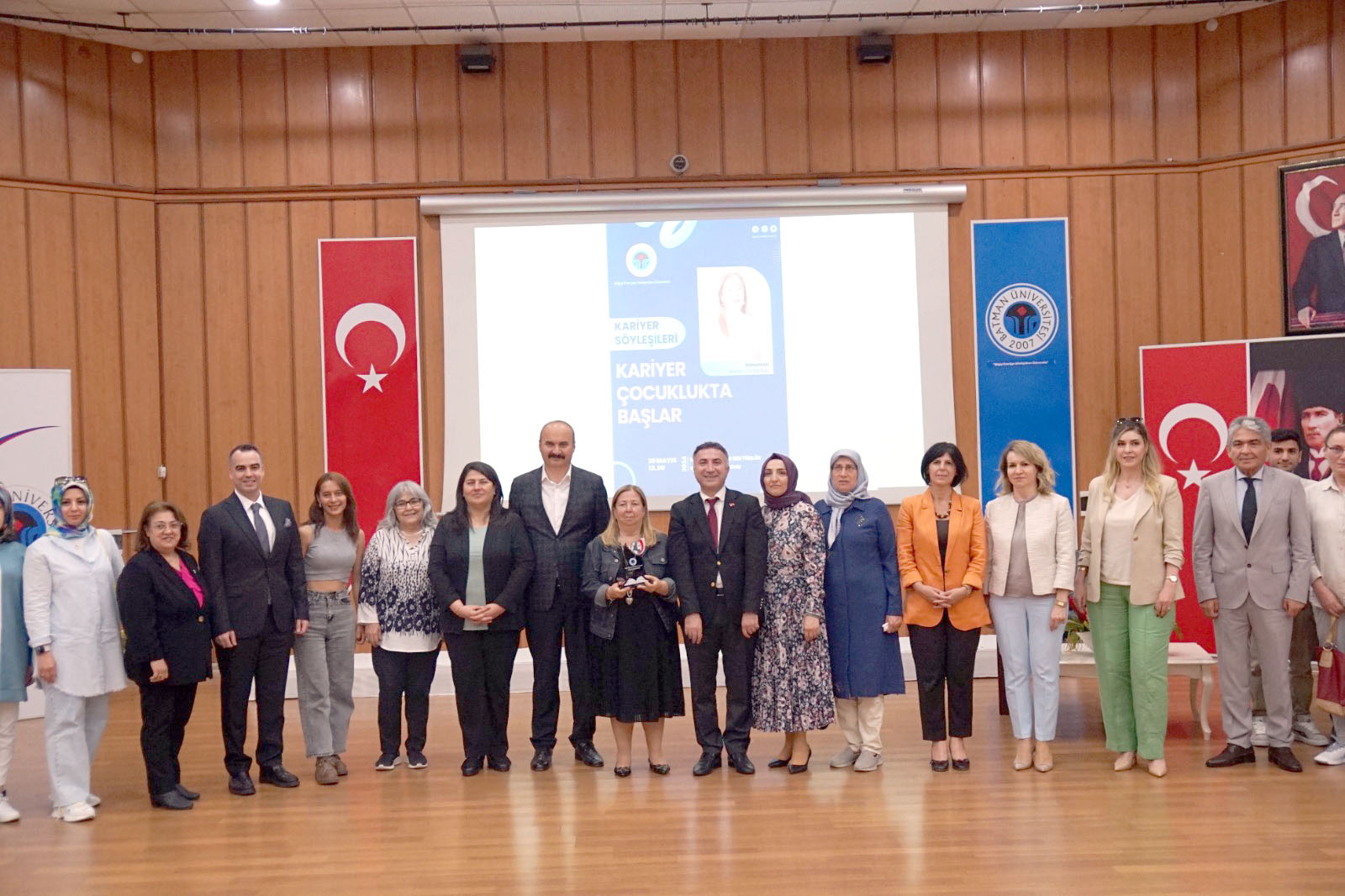 Üniversite’de Kariyer Çocuklukta Başlar Konferansı