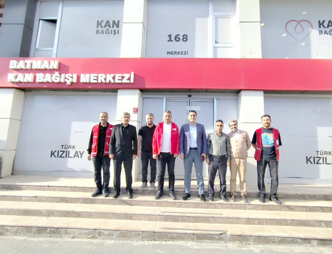 Müdür Canpolat Kızılay Şubesini ziyaret etti