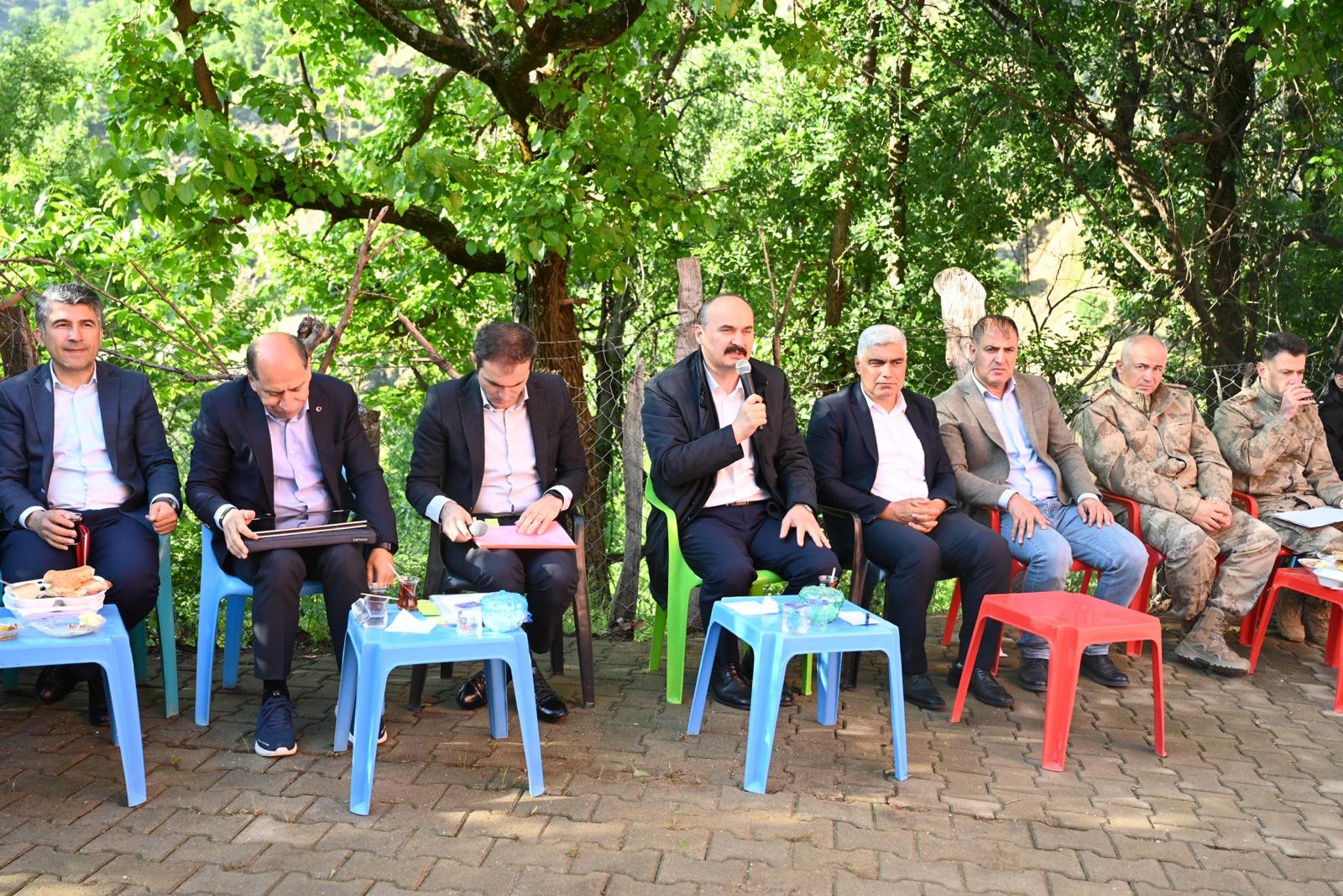 Köy ziyaretlerine devam ediyor