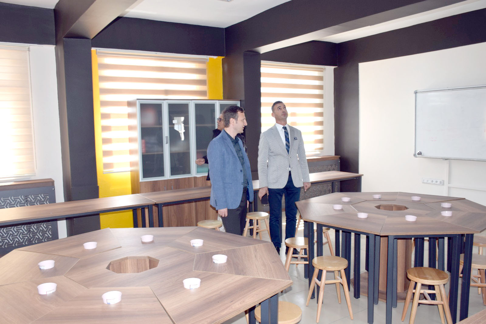 Tasarım ve Beceri Atölyelerini inceledi