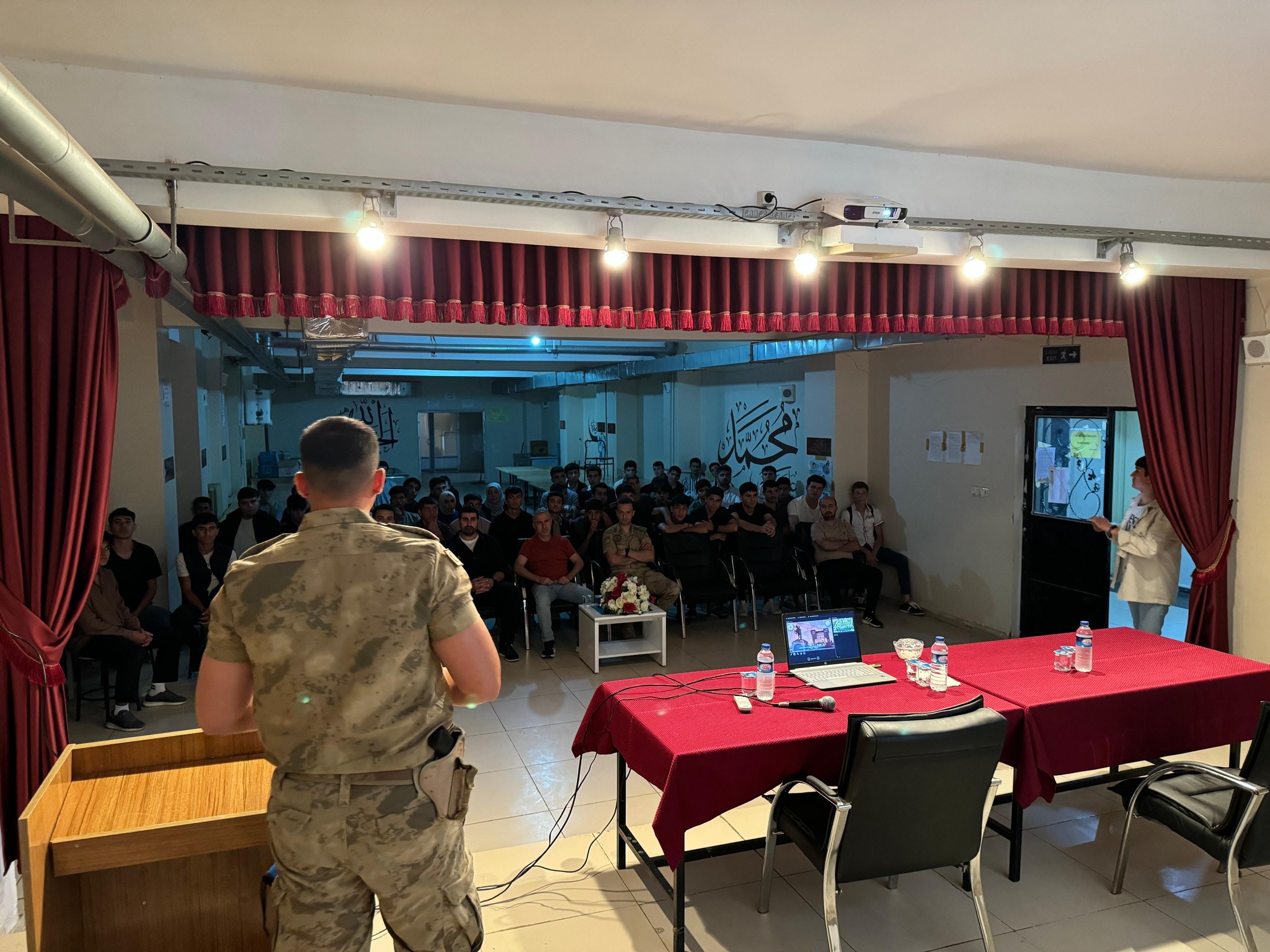 Lise öğrencilerine meslek tanıtımı yapıldı