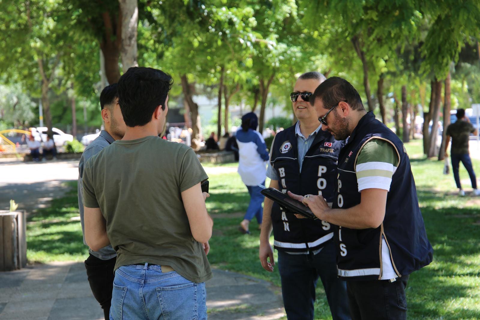 Okul önlerinde denetim yapıldı