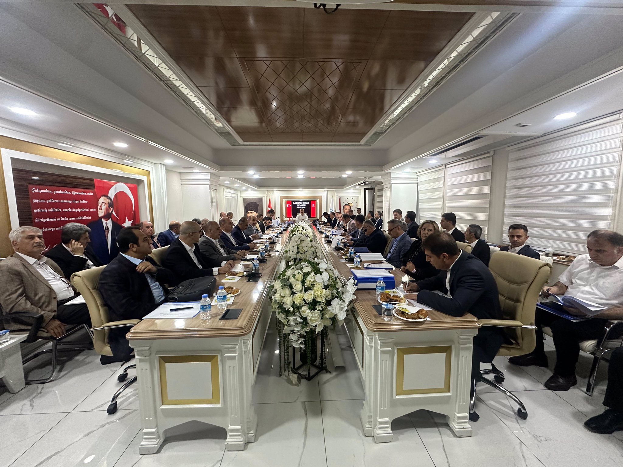 Sabah 5’te toplantı