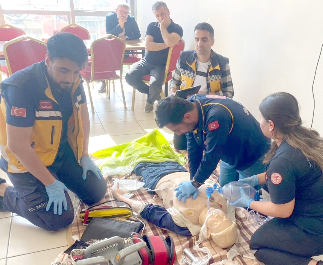 112 Acil personeline saha simülasyon eğitimleri