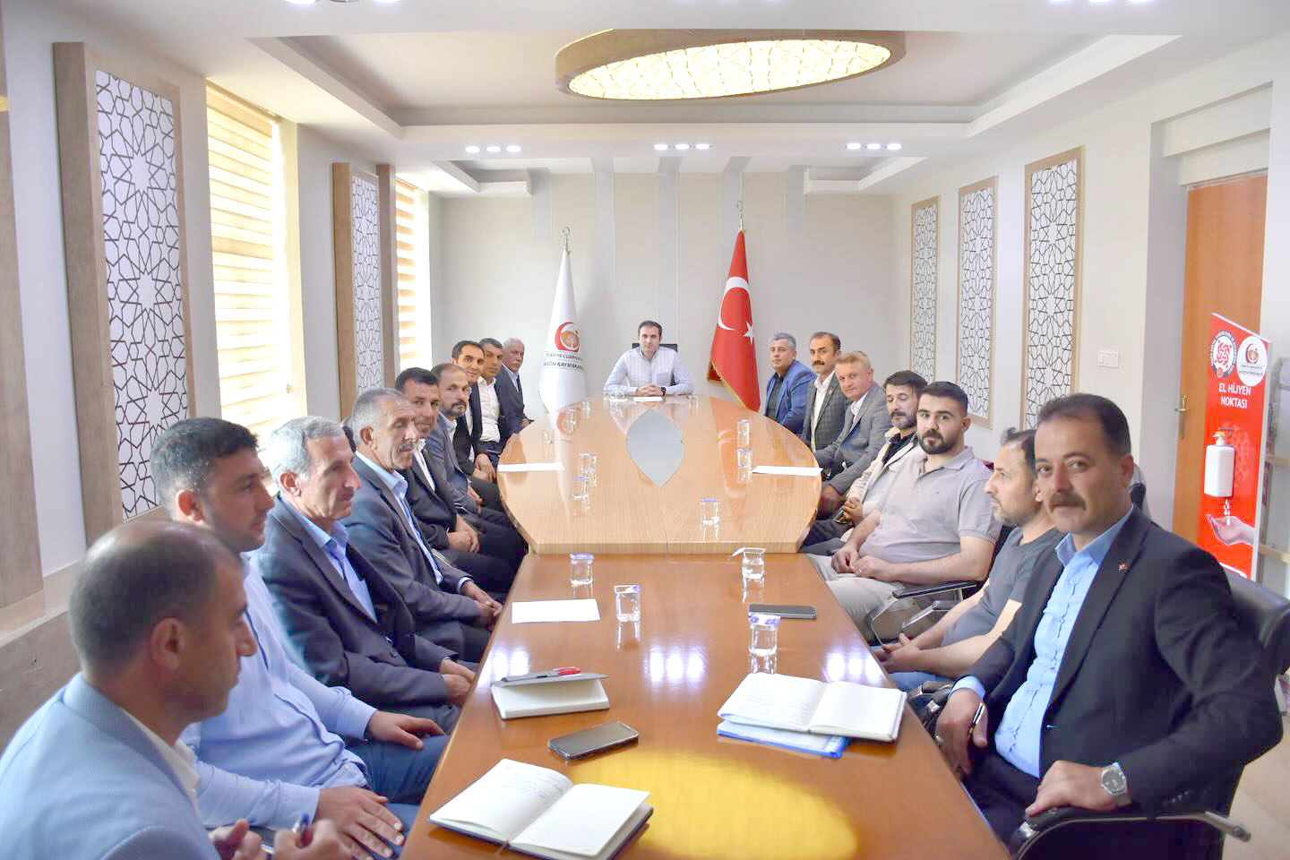 Mahalle Ve Köy Muhtarları ile toplantı düzenlendi
