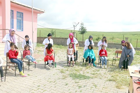 Öğrencilere saç kesimi ve saç bakımı