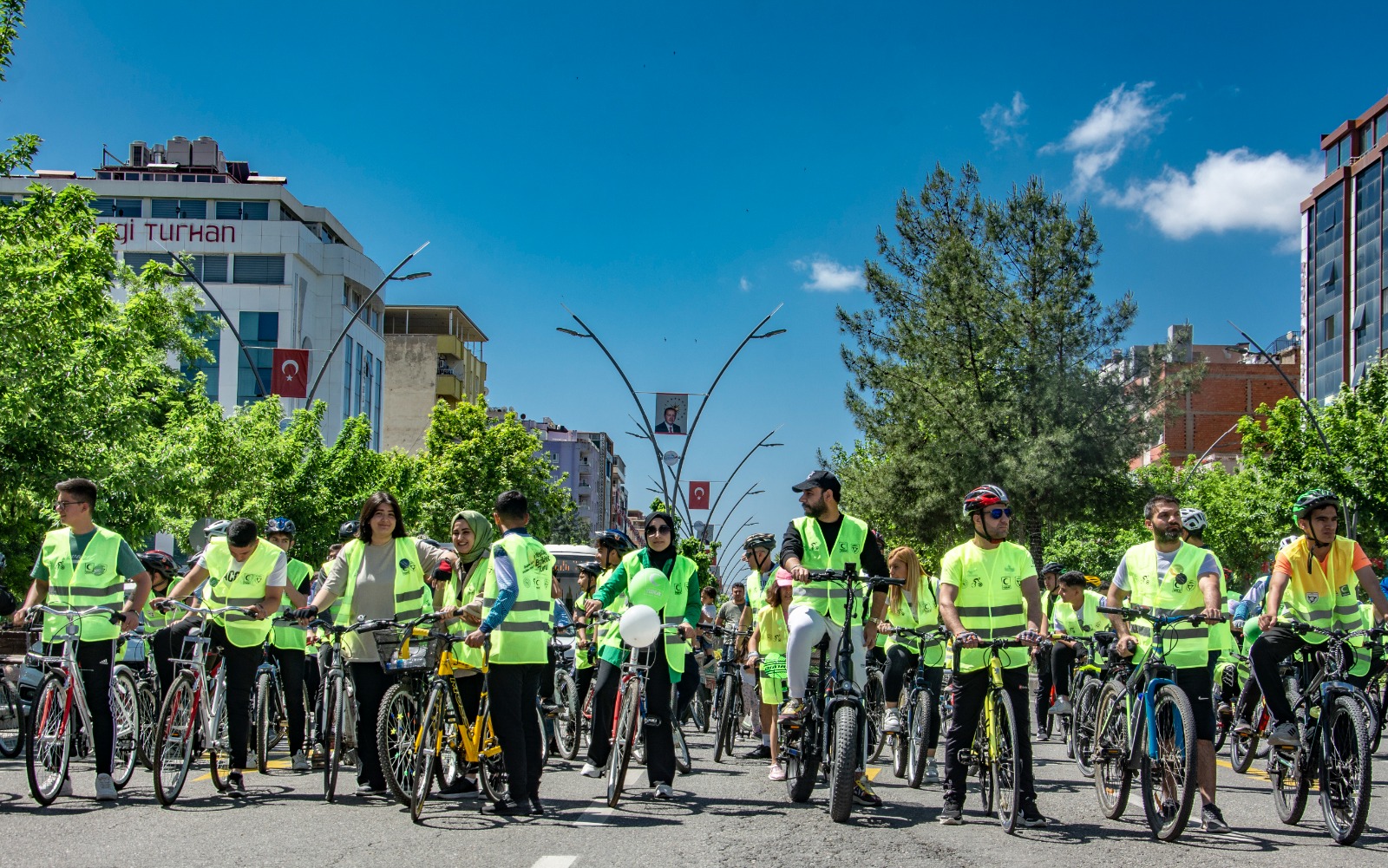 Sağlıklı yaşam için pedal çevirdiler
