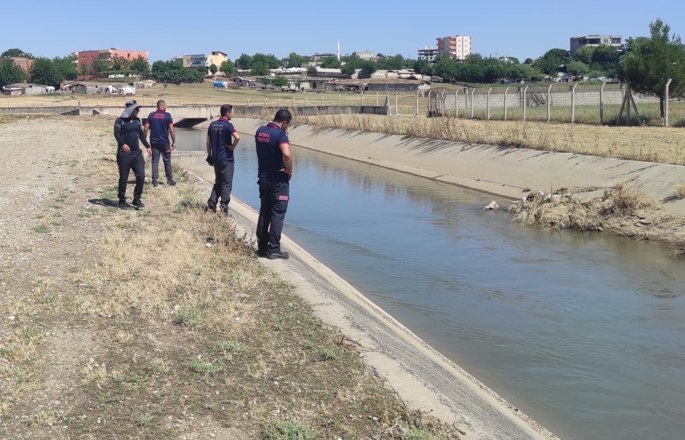 DALGIÇLAR KAYIP ÇOBANI ARAMA ÇALIŞMALARINI SÜRDÜRÜYOR