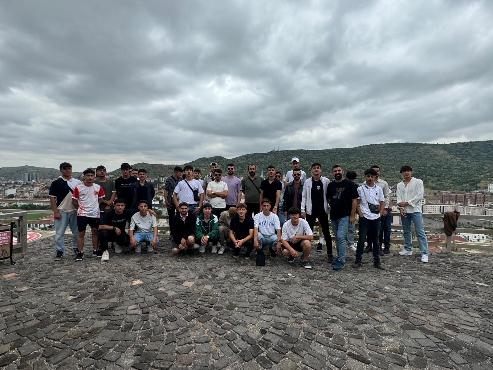 GENÇLER NEVŞEHİR’E HAYRAN KALDI