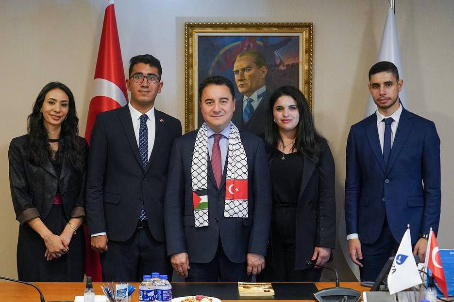 DEVA Partisi Genel Başkanı Ali Babacan, Filistinli öğrencileri ağırladı