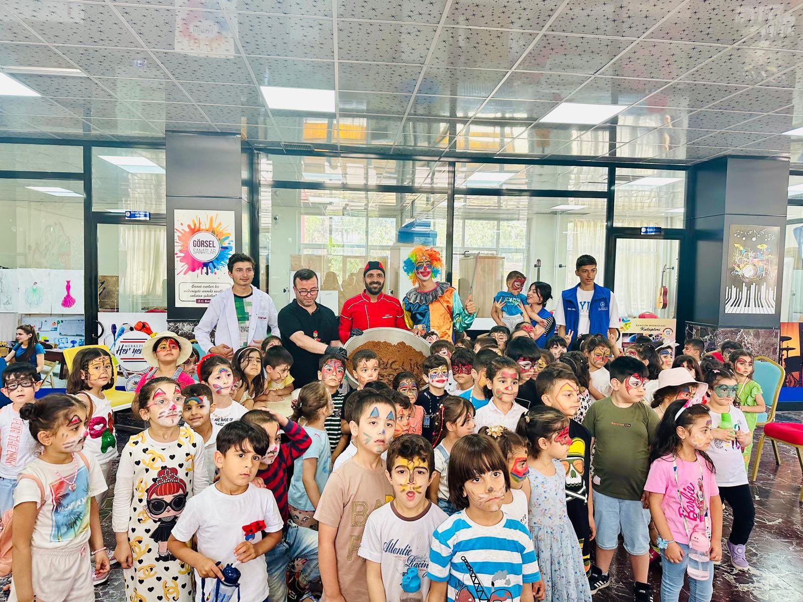 Fatih İmam Hatip Yıldız Anaokulu öğrencileri Gençlikteydi