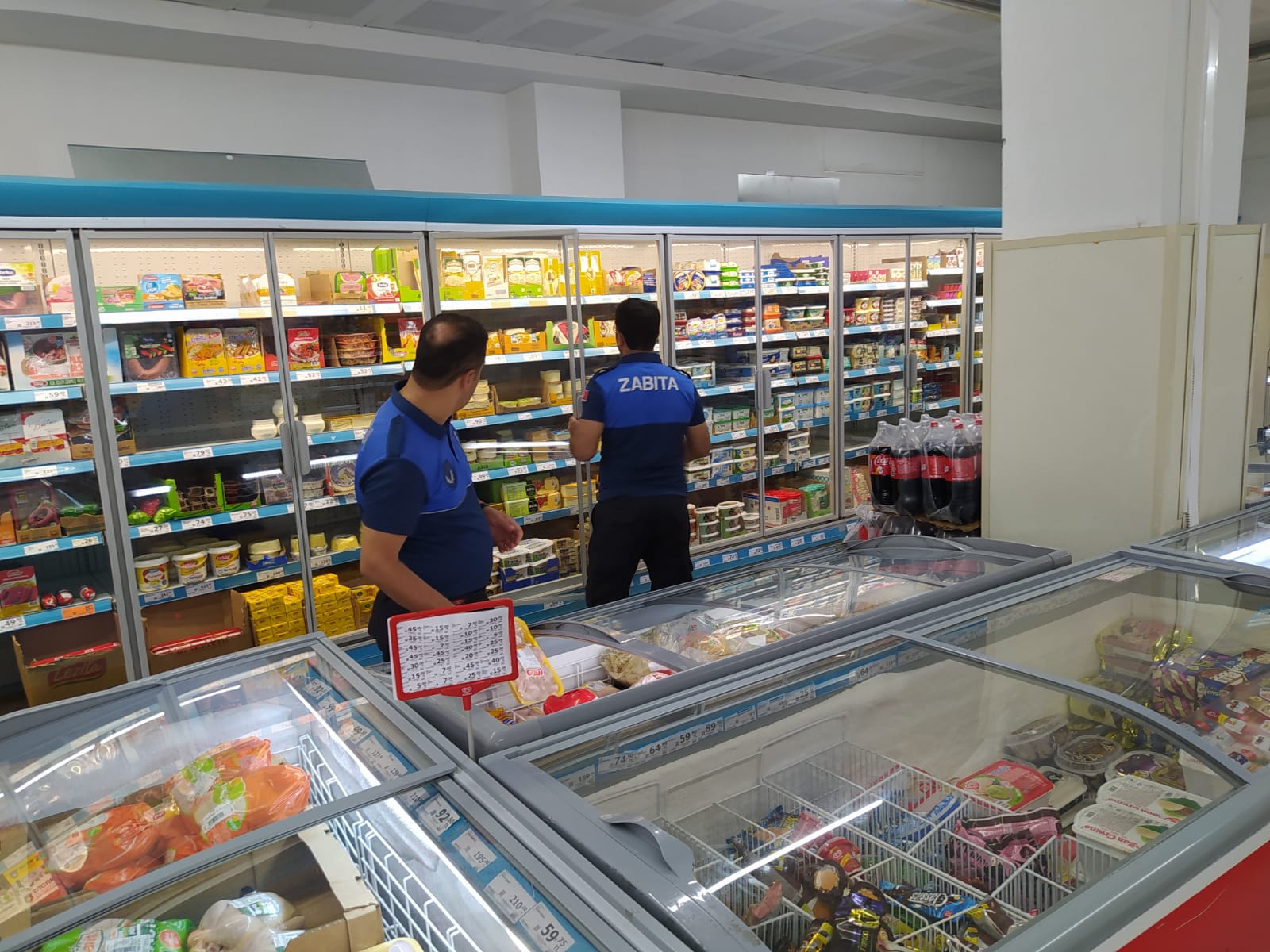 Zabıta Müdürlüğü ekipleri marketlere yönelik denetimlerini artırdı