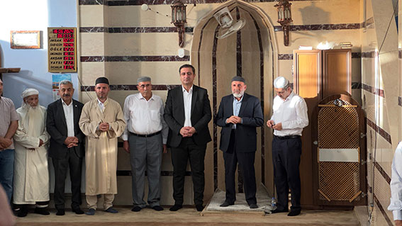 Ramanlı, halkla bayramlaştı