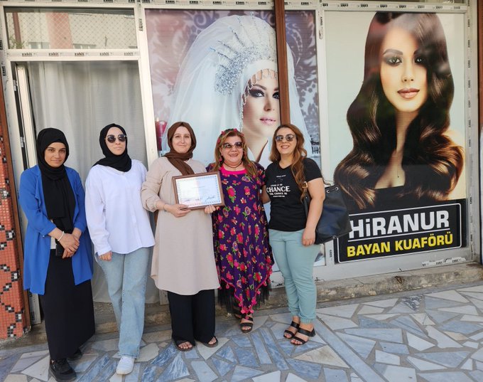 Bayan Kuaförlüğü kursunu bitiren kursiyerler kendi iş yerlerini açtı