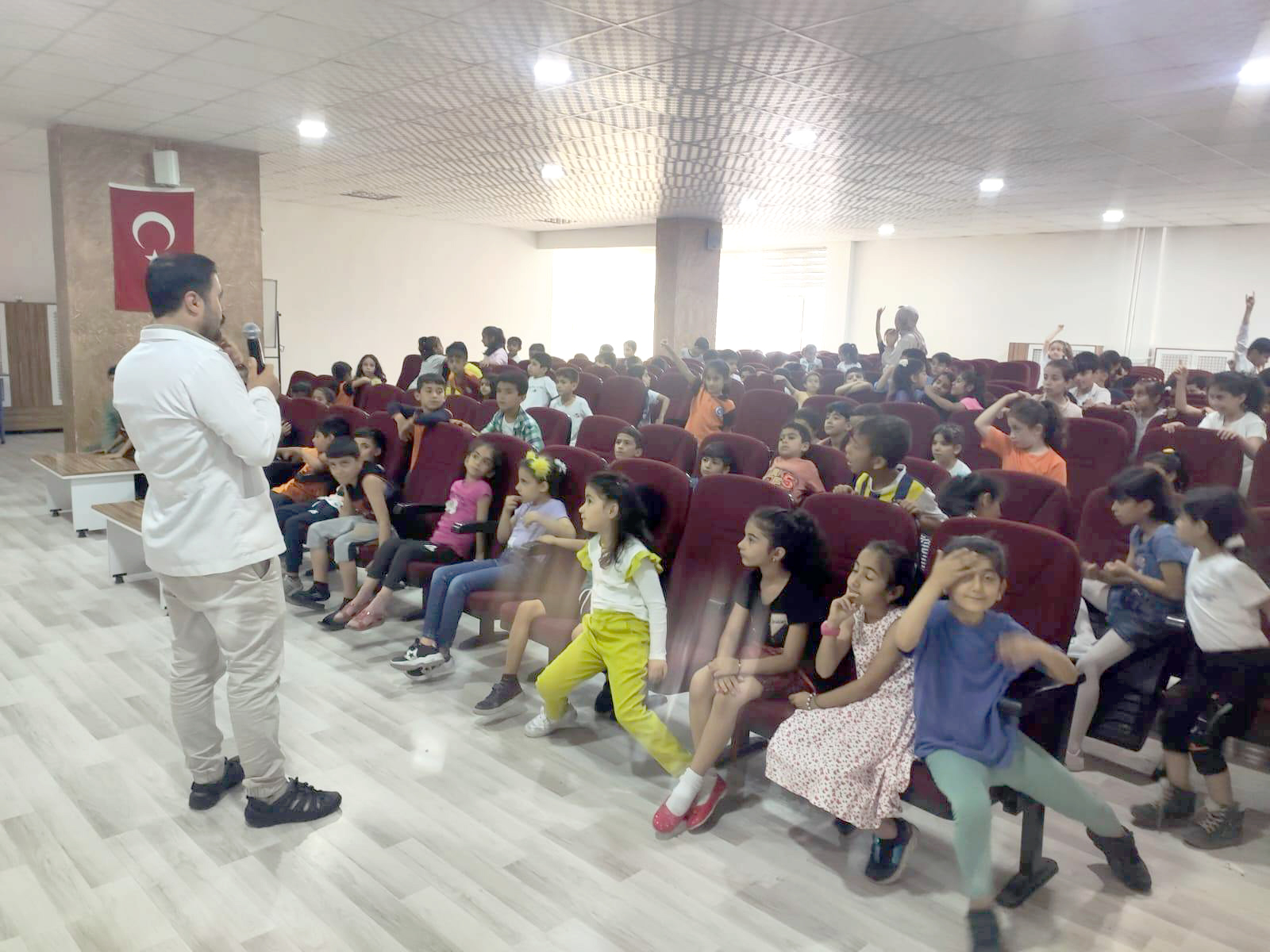 Öğrencilere ücretsiz diş tedavisi ve eğitim