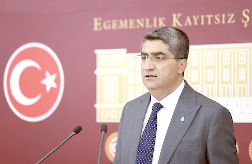 DEVA Partili Ekmen: “Kanun teklifi, nitelikli öğrencilerin bu mesleğe yönelmelerini engelleyecektir.”