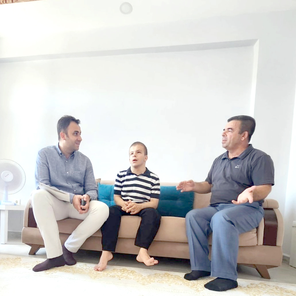 Vatandaşları ziyaret etti