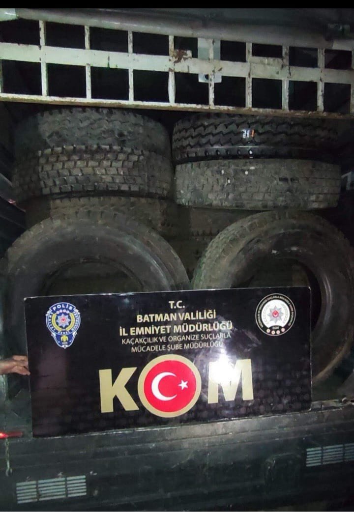 Kaçak kamyon lastiği ele geçirildi