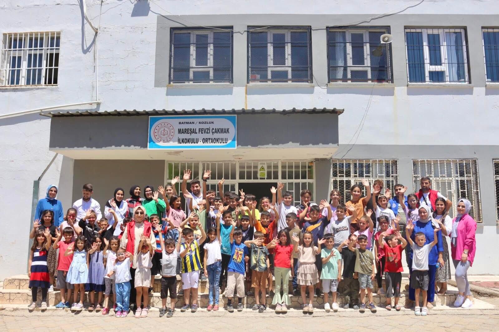 ÇOCUKLAR GÜLSÜN DİYE: MERKEZİM HER YERDE