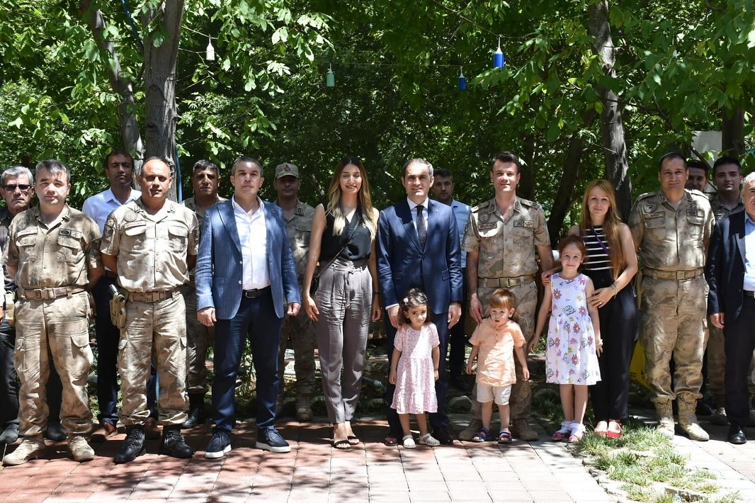 Jandarma Komutanına veda yemeği