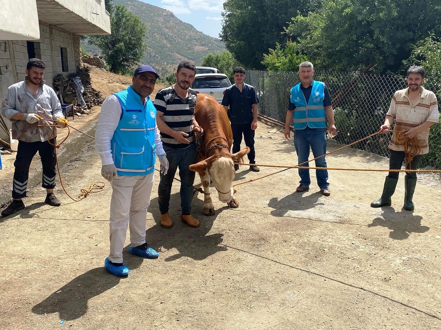 Sason Müftülüğü kurban eti dağıttı