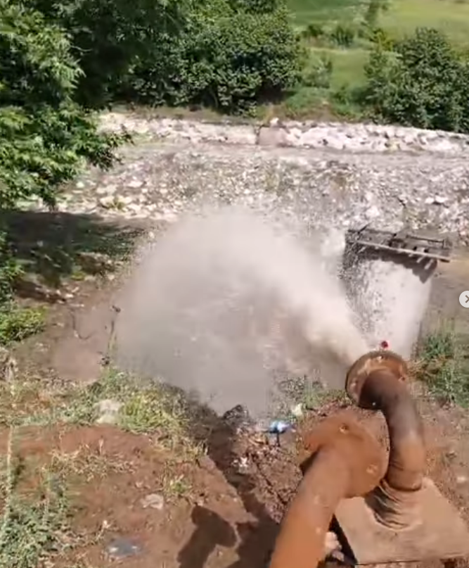 Şebeke borusu onarıldı