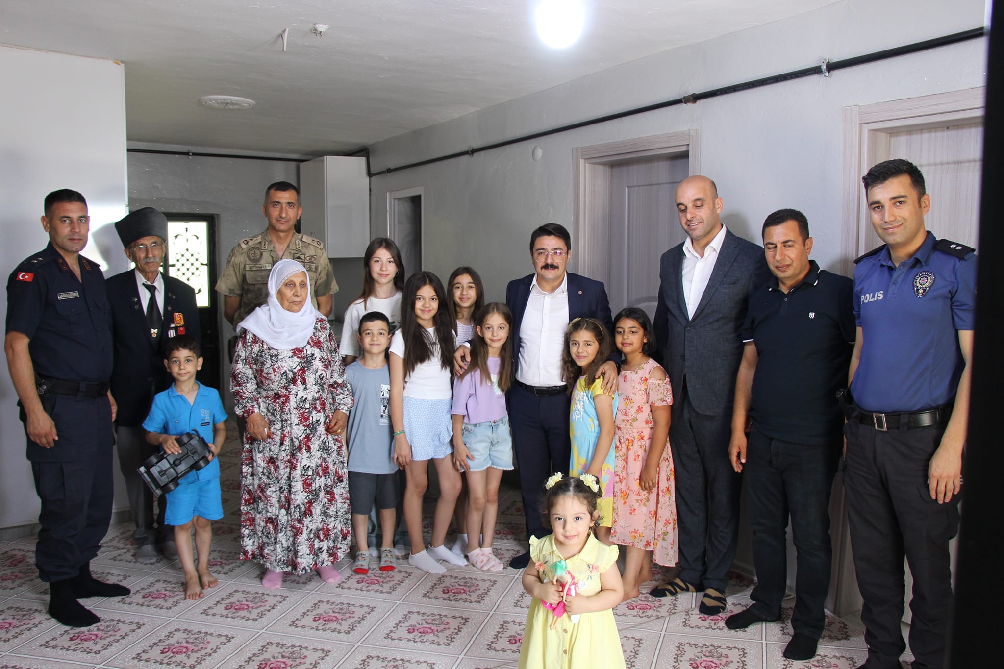 ŞEHİT AİLELERİNE BAYRAM ZİYARETİNDE BULUNULDU