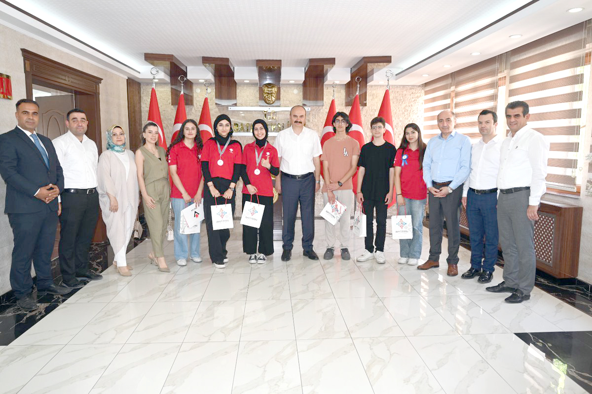 TÜBİTAK’ta derece alan öğrencileri ağırladı