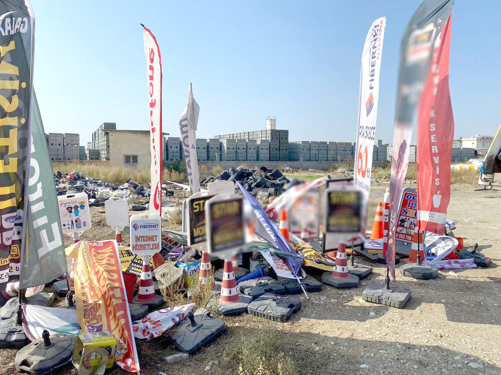 Kamuya açık alanları işgal eden esnaflara işlem!