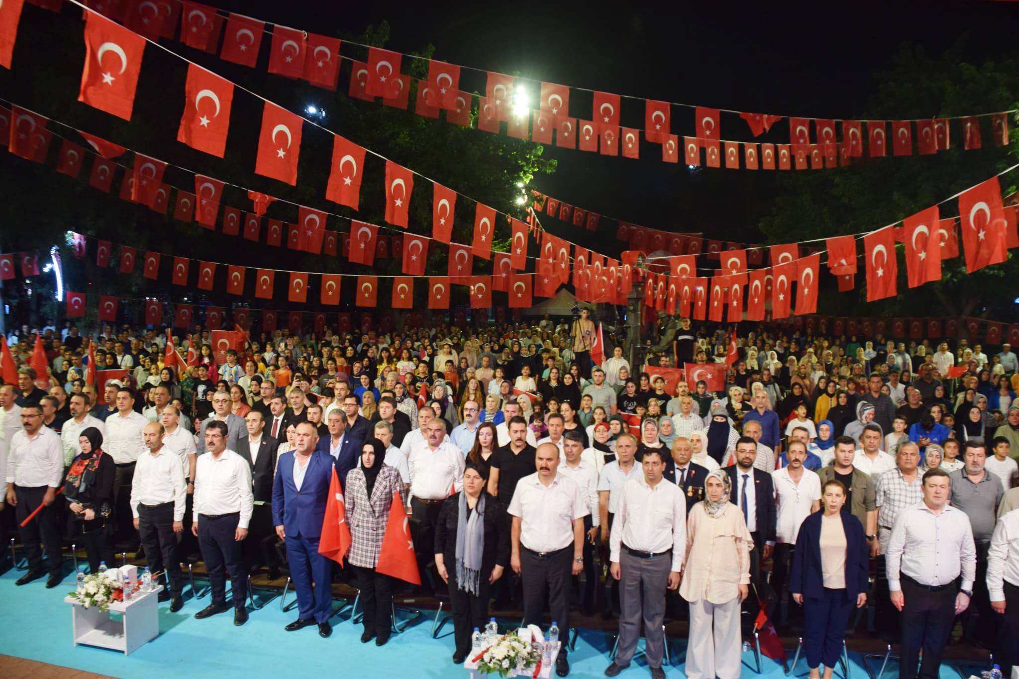 15 Temmuz Demokrasi ve Millî Birlik günü programı Batman Atatürk Parkında çeşitli etkinliklerle anıldı