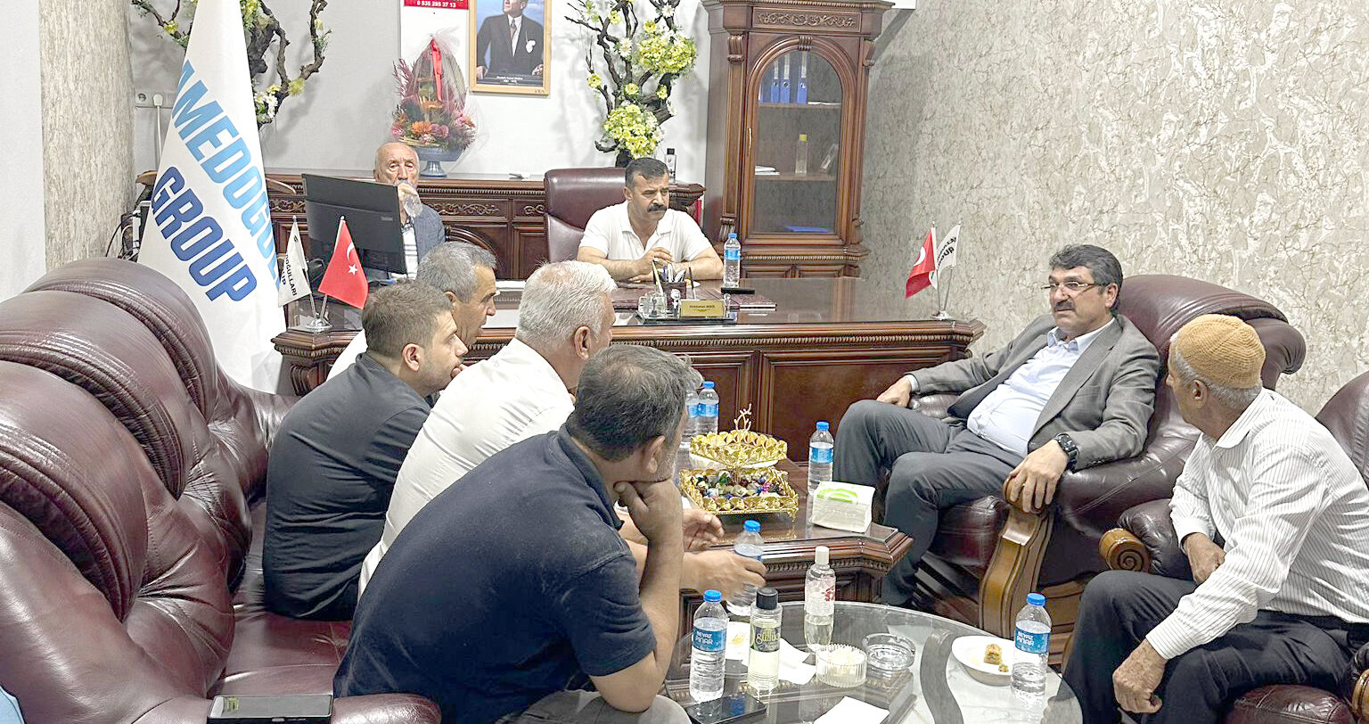 Mahallerinde bulunan semt polikliniğindeki acil servisin hizmete sunulmasını istedi