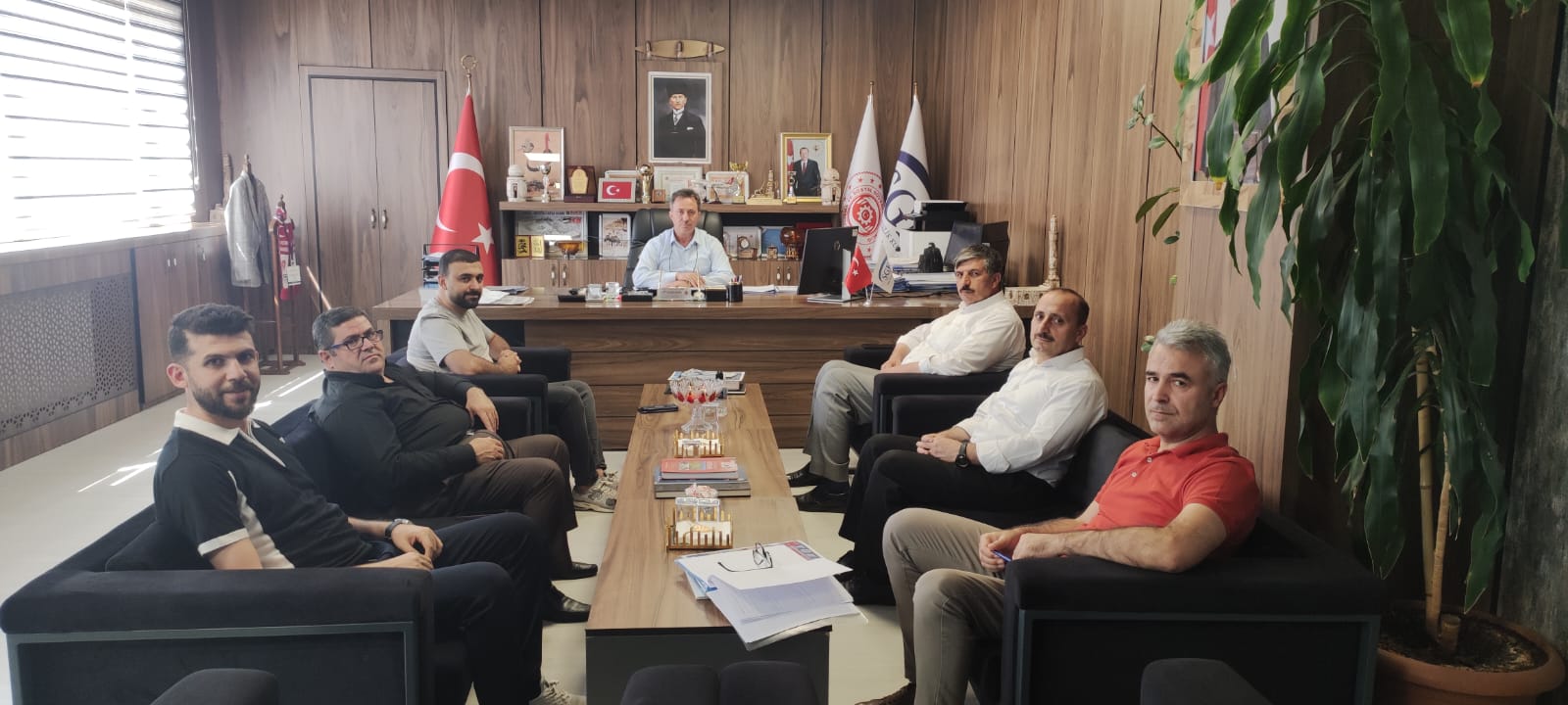 Başka Çiftçi esnafın sorunlarını görüştü