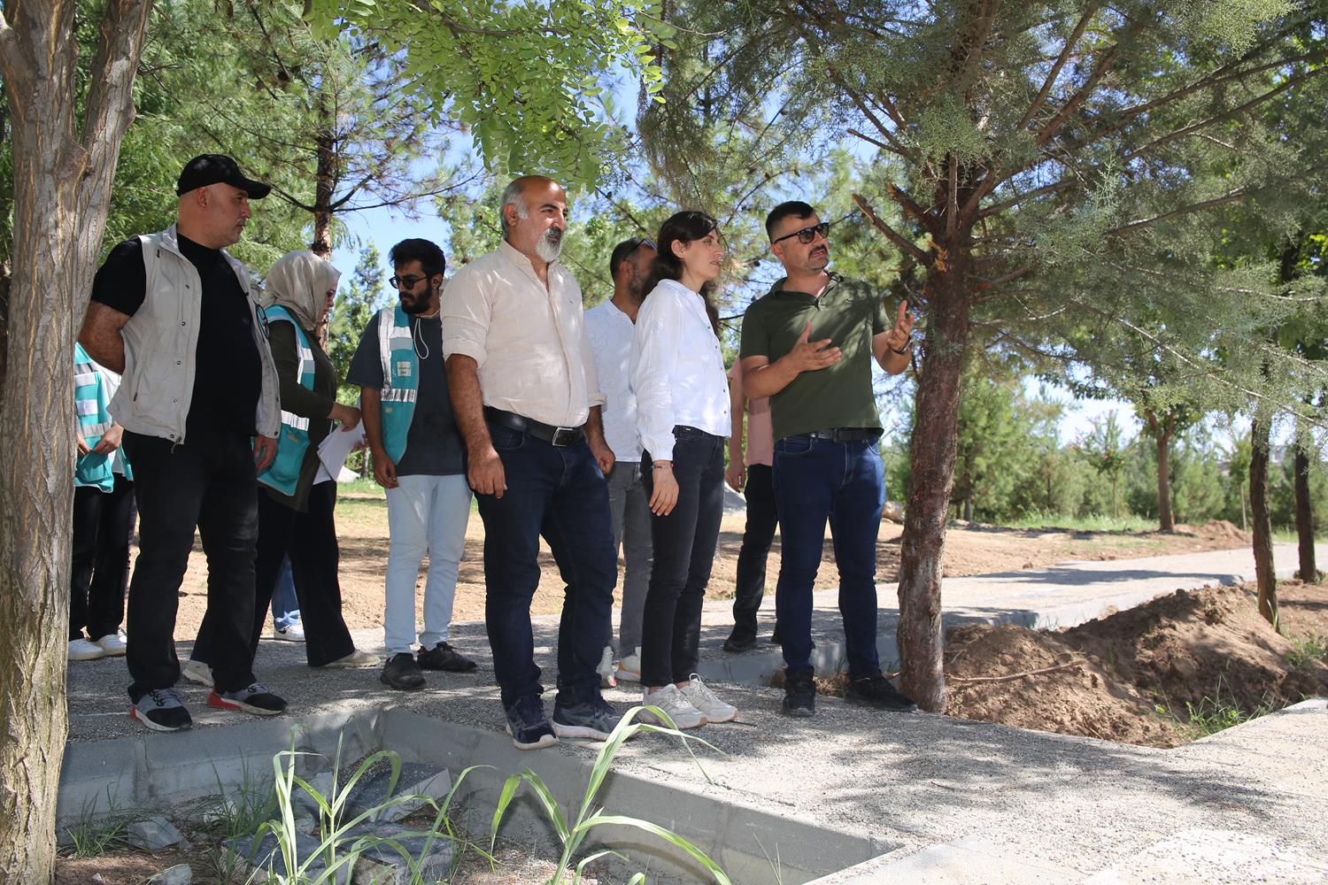 EŞ BAŞKAN SÖNÜK ÇALIŞMA ALANLARINI ZİYARET ETTİ