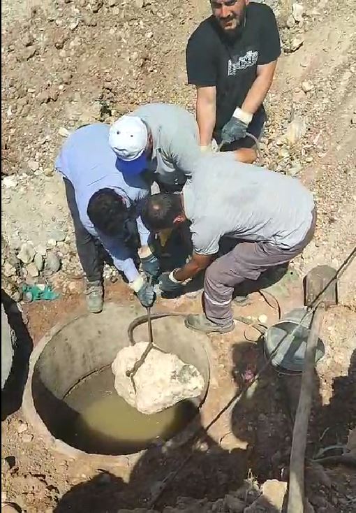 KANALLARI TIKAYAN KATI ATIKLAR ÇIKARTILDI